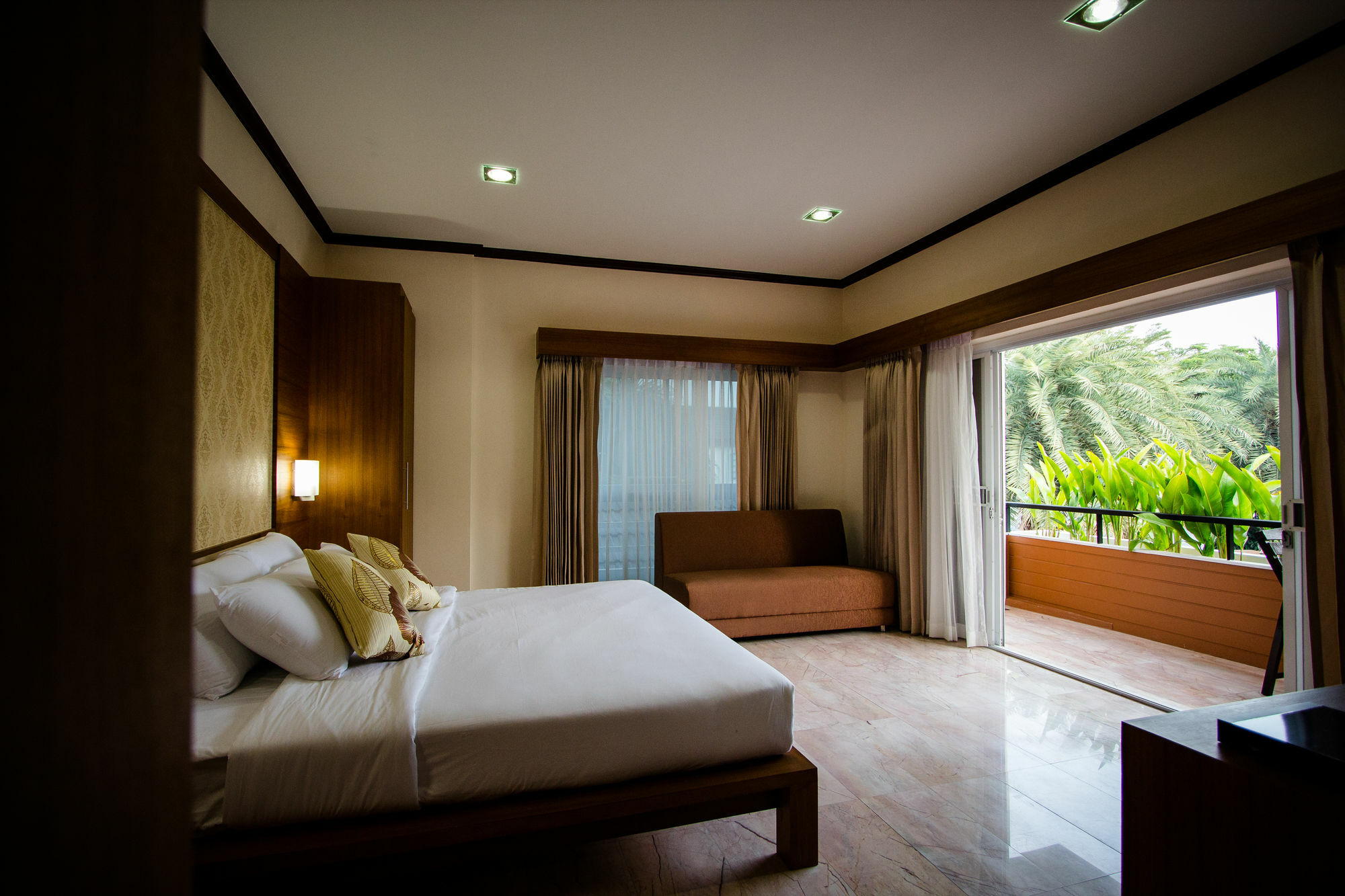 Phu Places Bang Saen Exterior photo