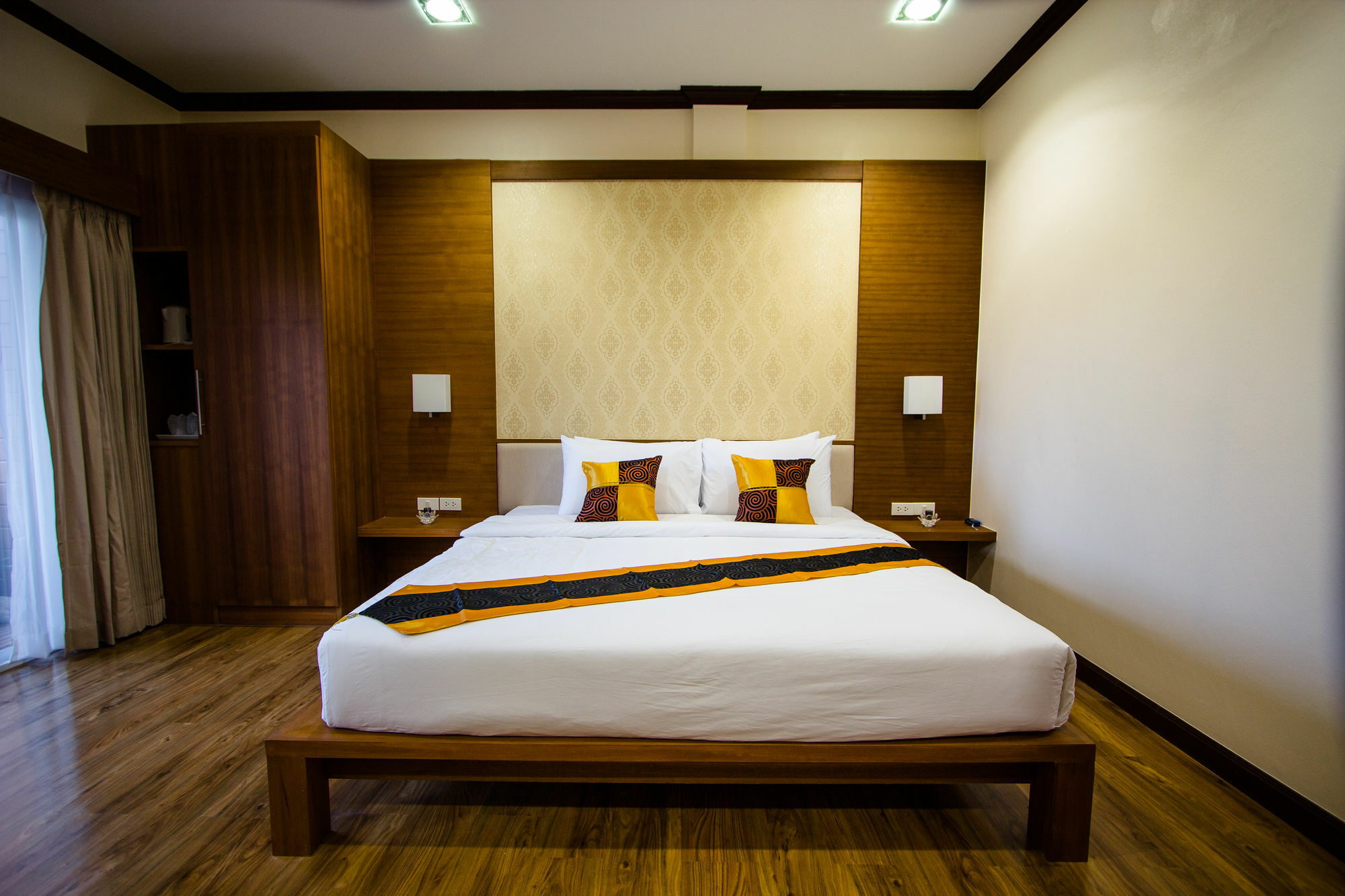 Phu Places Bang Saen Exterior photo
